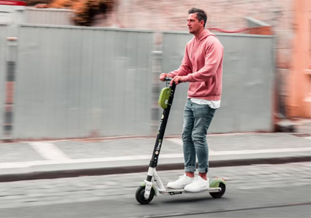 Reclamació d’indemnització per accident de patinet elèctric durant la circulació en via urbana